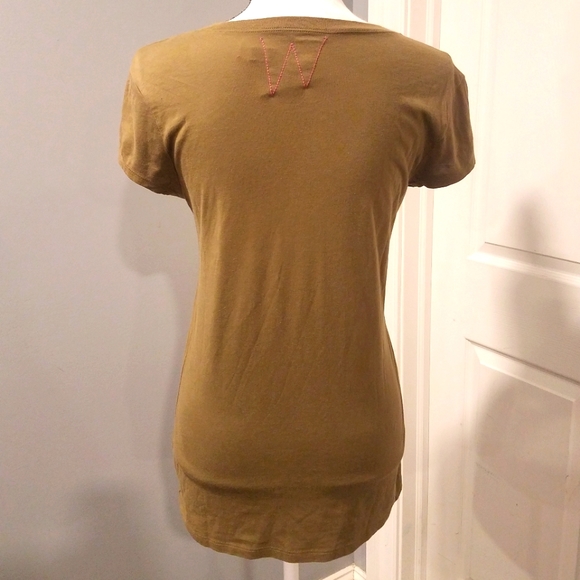 UNIQUELY MADE OLD NAVY TSHIRY W/ PRINT & GRAPHICS. WOMEN'S MED. NBW. - Picture 3 of 7